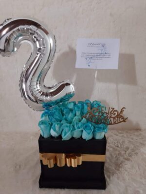 arreglos florales en itagui caja de rosas azules